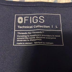 Women's Navy Casma™ - Three-Pocket Scrub Top - L / Navy